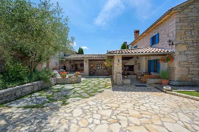 Villa mit Klimaanlage und Pool
