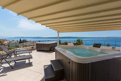 Ferienwohnung mit Meerblick, Terrasse, Whirlp