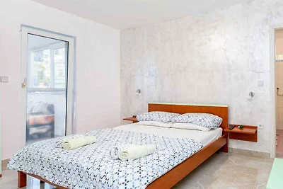 Ferienwohnung mit Balkon und Grill