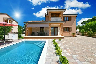 Ferienhaus mit Pool und Klimaanlage