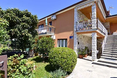 Ferienwohnung mit Garten in der Nähe des