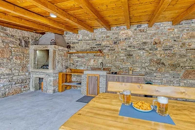 Villa mit Garten und Privatpool