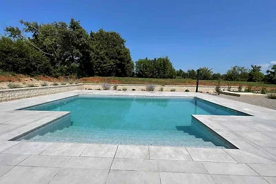 Ferienhaus mit Pool für 4-6 Personen