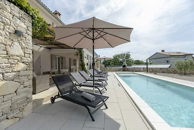 Ferienhaus mit Klimaanlage und Pool