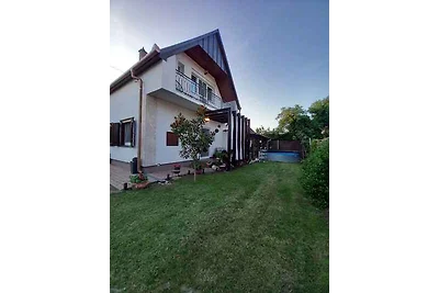 Ferienhaus mit Pool und Internet