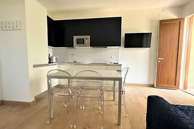 Ferienwohnung mit Pool modern eingerichtet