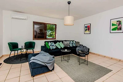 Komfortables Ferienhaus Kurta mit Meerblick i