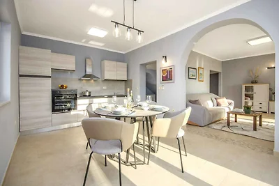 Charmante Ferienwohnung Maris in Tribunj mit 