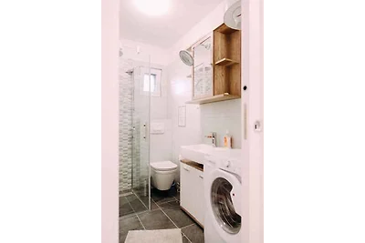 Ferienwohnung Sara mit Meerblick und Pool