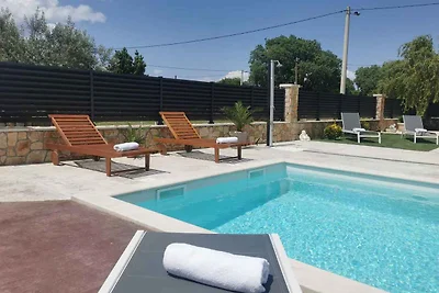 Ferienhaus mit Klimaanlage und Aussenpool