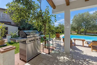 Villa mit Privatpool und Garten