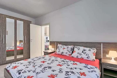 Ferienwohnung mit Balkon und Klimaanlage