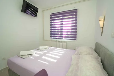 Ferienwohnung mit Pool und Meerausblick