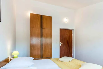 Apartment Zirje mit Meerblick in Strandnähe