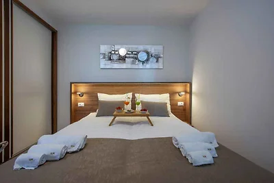 Ferienwohnung mit Pool und Klimaanlage