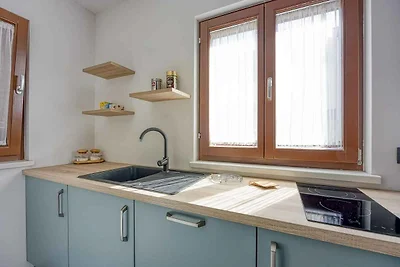 Eine neu renovierte Suite mit einem Schlafzim