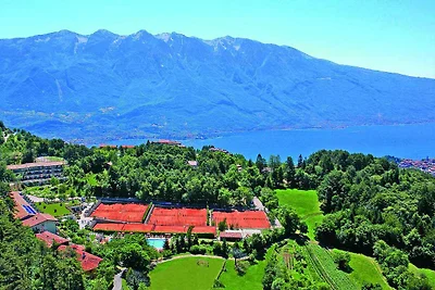 Ferienwohnung mit Balkon oder Garten und Pool