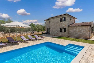 Villa mit Klimaanlage und Pool