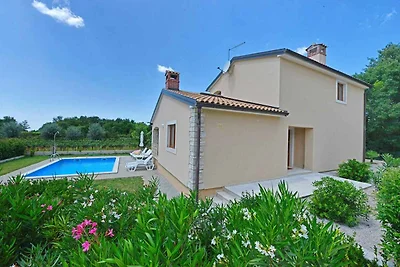Villa mit Pool und Klimaanlage