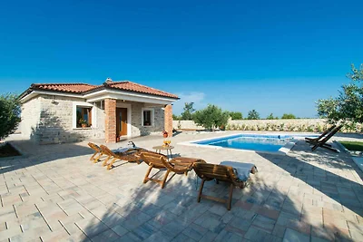 Ferienhaus mit Klimaanlage und Aussenpool