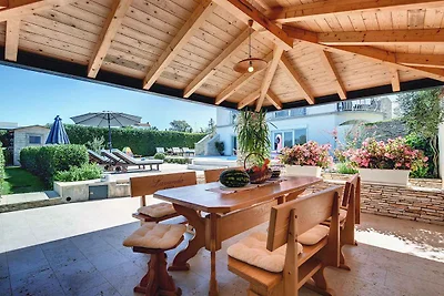 Villa mit Pool, Sauna und Jacuzzi