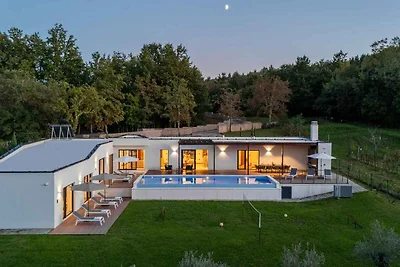 Villa mit beheiztem Pool