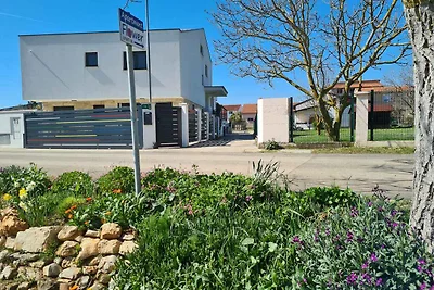 Ferienhaus mit grosser Terrasse und