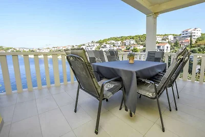 Ferienwohnung mit Terrasse und Grill
