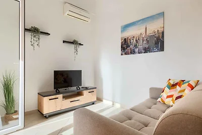 Ferienwohnung mit Klimaanlage und Balkon