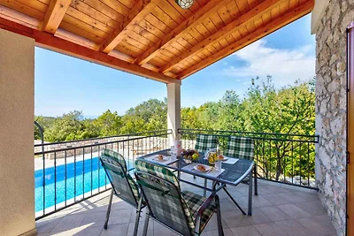 Ferienhaus mit Pool und Klimaanlage