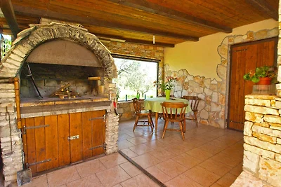 Ferienhaus mit Pool und Klimaanlage