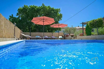 Villa mit Pool und Klimaanlage