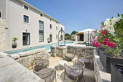 Villa mit Pool, nur wenige Minuten von Poreč