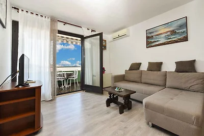 Ferienwohnung mit Balkon und Klimaanlage