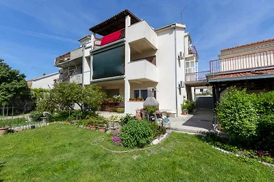 Ferienwohnung mit Terrasse und Grill