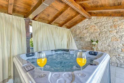 Studio mit Wellnessbereich