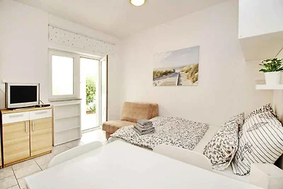 Studio mit Klimaanlage und Terrasse