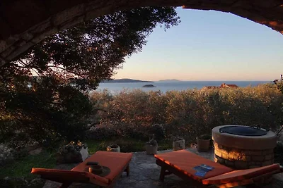 Entspannte Auszeit in Vela Luka mit Meerblick