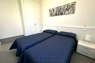 Villa mit Terasse und Garten