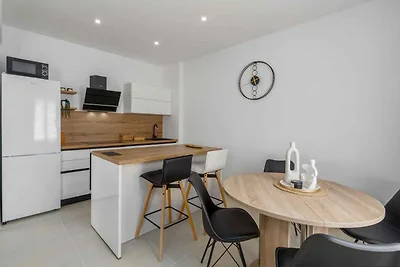 Ferienwohnung mit Klimaanlage und Balkon
