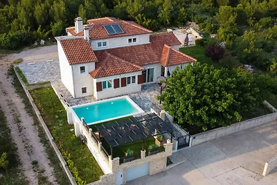 Ferienhaus mit Klimaanlage und Aussenpool
