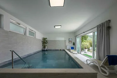 Ferienhaus mit Pool, Sauna und Fitness