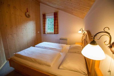 Ferienhaus mit Hallenbad, WLAN und Parkplatz