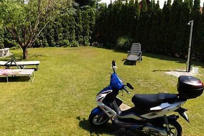 Ferienhaus mit Gartendusche und Gartenpavilon