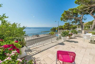 Ferienwohnung mit gemeinsamer Terrasse direkt