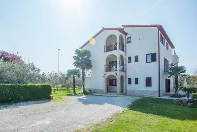 Apartment im Erdgeschoss mit drei Schlafzimme