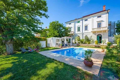 Villa mit Pool