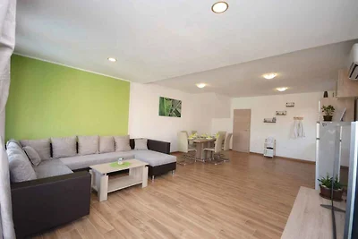 Ferienwohnung mit Klimaanlage und Aussenpool