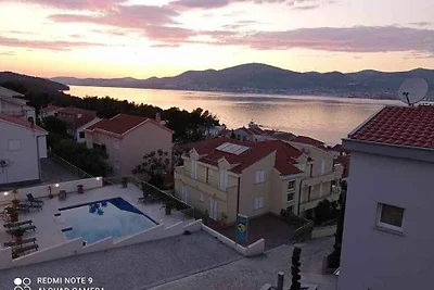 Appartamento Vacanza con famiglia Okrug Gornji