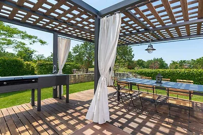 Villa mit Klimaanlage und Pool